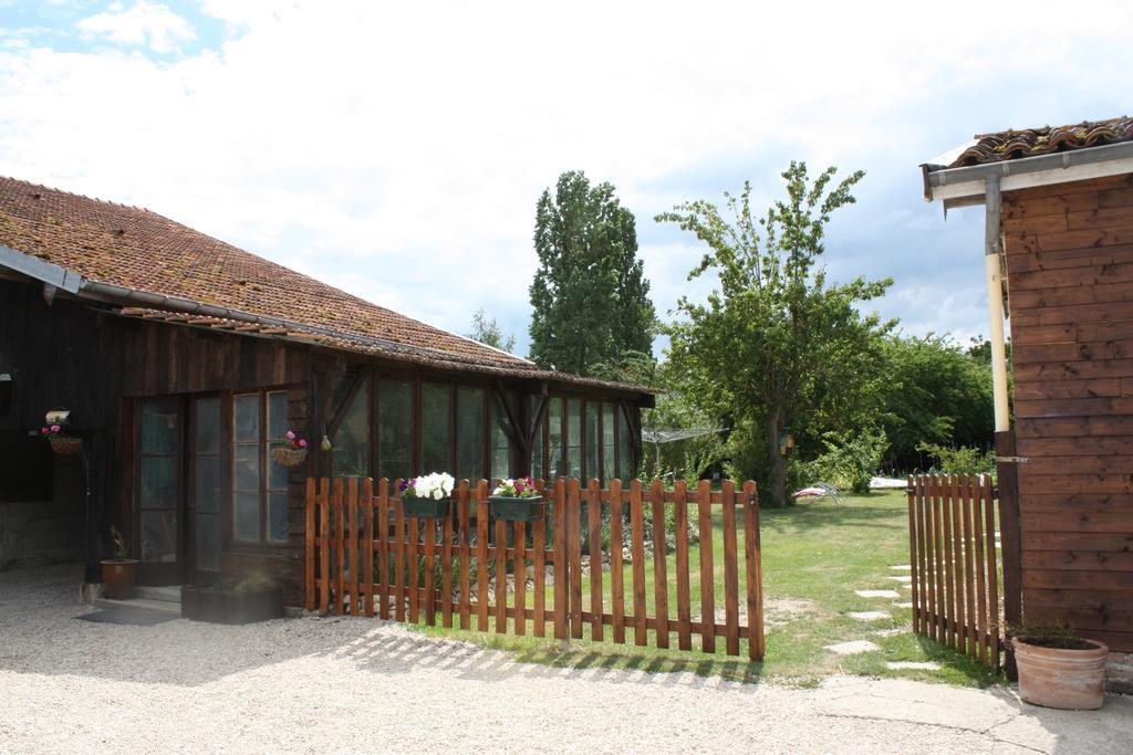 Au Passage Des Grues Bed & Breakfast Drosnay Exterior photo